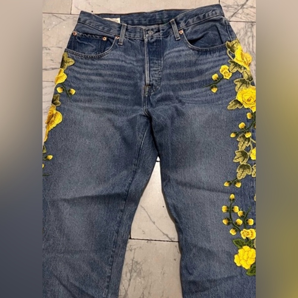 Vintage Levi's Blue Straight Leg Jeans with Yellow Floral Embroidery